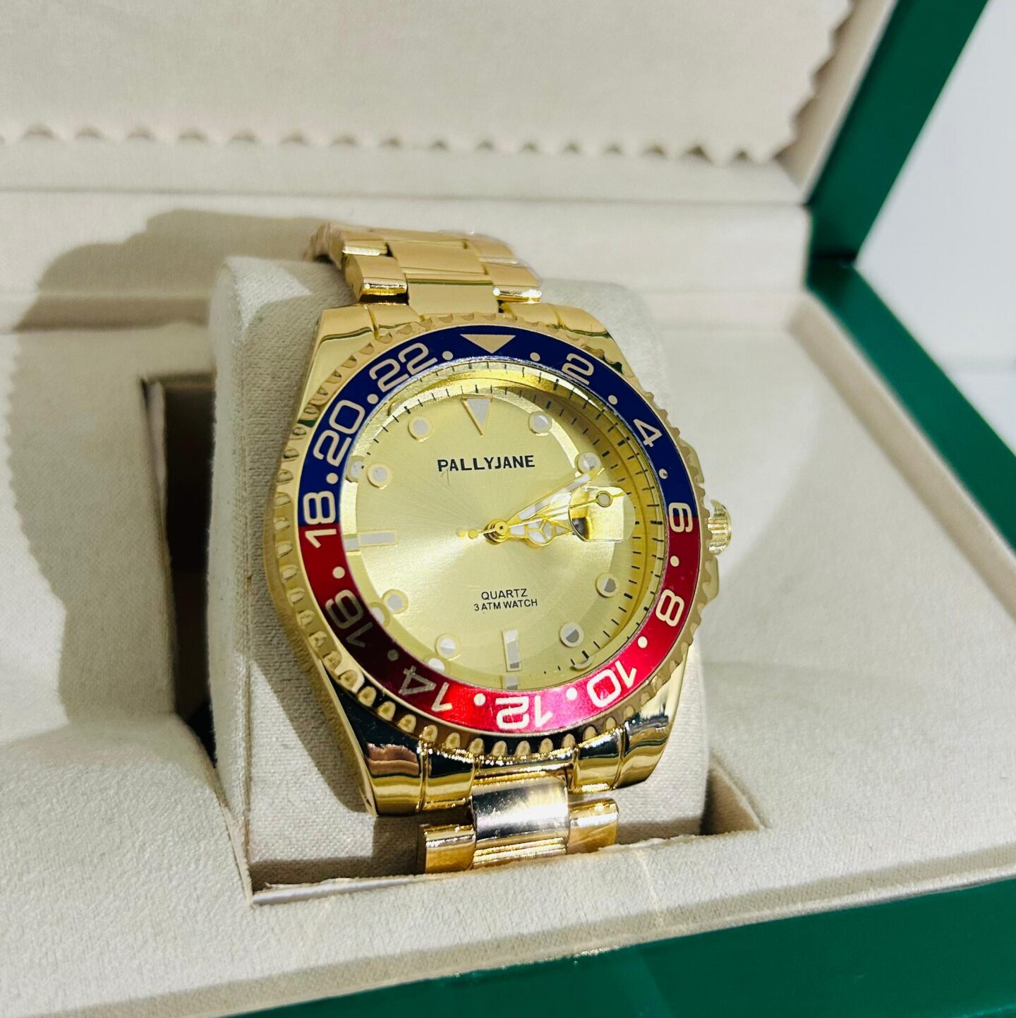 Relógio Dourado Com Vermelho/Azul (Fundo Dourado) Modelo Rlex Pallyjane