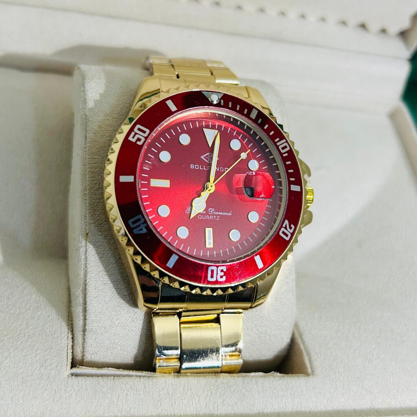 Relógio Dourado Com Vermelho Modelo Rlex Bollfendo